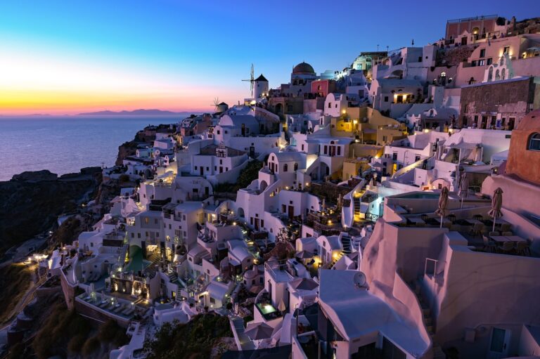 Santorini’s Splendor: A Tale of Romance, Adventure, and Timeless Beauty